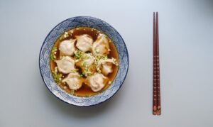 Crafting an Elegant Dining Experience Using Chopsticks » Residence Style