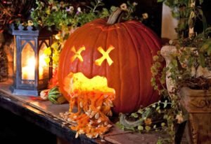15 Simple Pumpkin Carving Ideas for a Frightening Halloween at the Last Minute