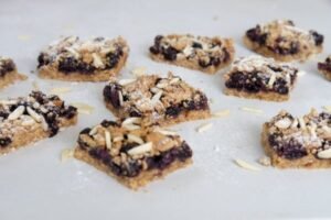 Blueberry Crumble Bars: A Nutritious and Tasty Snack Choice