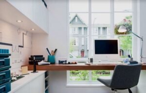 Offices Set Up on Apartment Balconies – Pacerini